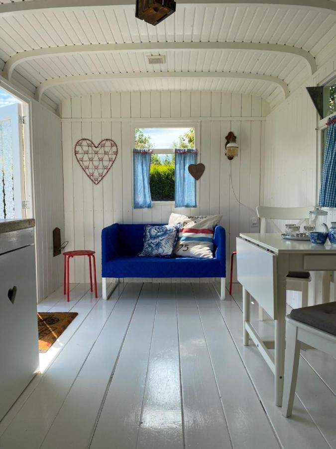 Little Blue House Hotel โอสท์วอร์เนอ ภายนอก รูปภาพ
